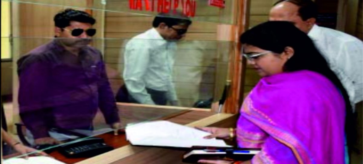 नगर निगम में समय पर नहीं आते कर्मचारी, तीन को नोटिस जारी