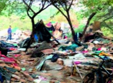 सेक्टर 21 सी, फऱीदाबाद की मज़दूर बस्ती भी उजड़ गई