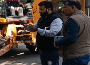 पांच लाख नहीं मिले तो एसडीओ-जेई नगर निगम तोडफ़ोड़ करने पहुंच गए