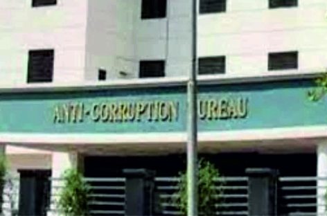 युवक को झूठे केस में फंसाने की धमकी दे सीआईए इंस्पेक्टर अनिल मांग रहा था चार लाख, एसीबी ने रंगेहाथ धरा