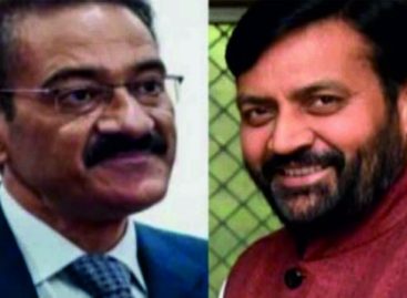 पचास साल वाले भ्रष्ट कर्मचारियों-अधिकारियों  में किनकों सेवानिवृत्त करेगी हरियाणा सरकार?