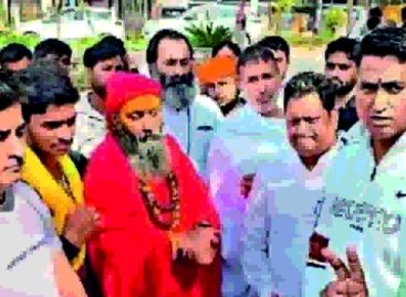 सरकार ने दिया है लाइसेंस, इसलिए खुलेआम आतंक फैलाते हैं गोरक्षक गुंडे