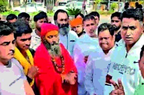 सरकार ने दिया है लाइसेंस, इसलिए खुलेआम आतंक फैलाते हैं गोरक्षक गुंडे