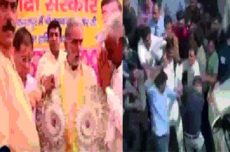 अंधभक्त तो ऐसे ही पिटते रहेंगे, पुलिस भी रिपोर्ट दर्ज नहीं करेगी