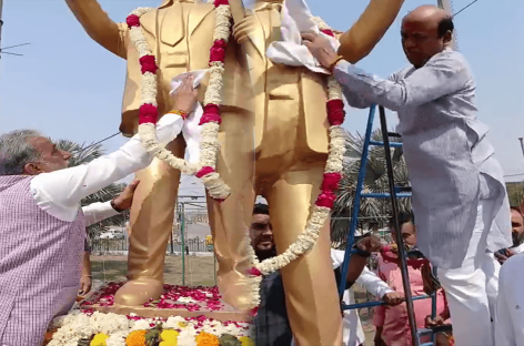 पाखंड : अम्बेडकर जयंती समारोह में भाजपाई नेता भी पहुंचे!
