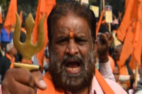 आरएसएस और भाजपा मिलकर हिंदू उत्सवों और समागमों का इस्तेमाल अल्पसंख्यकों को आतंकित करने के एक और औजार के रूप में कर रहे हैं