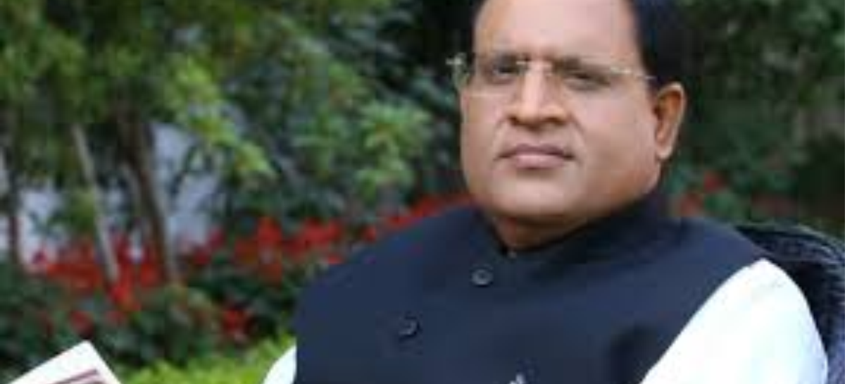 मंत्री ने जाति पूछी, बोले ‘हरामजादे तुम जैसों  को तो कमरे में बंद कर जूतों से मारना चाहिए’