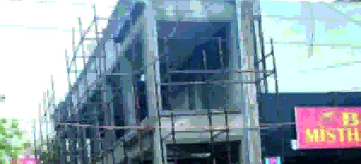 लूट कमाई में लगे हूडा अधिकारियों को नहीं दिखते मार्केटों में अवैध निर्माण-कब्जे