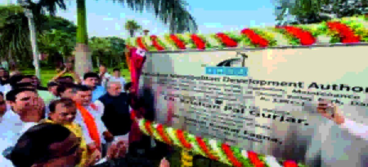 जनता पीने के पानी को तरस रही, मंत्री चार करोड़ का फव्वारा चला रहे