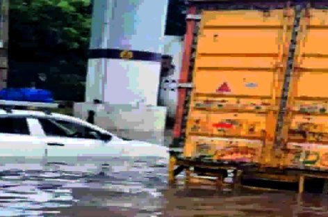 शहर में जलभराव से ‘पानी-पानी’ नहीं हुए बेशर्म अधिकारी, खट्टर-सैनी