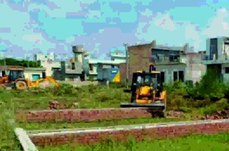 सात अवैध कॉलोनी में डीपीसी और सड़कें ध्वस्त