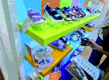 स्प्रिंग-समर26 कलेक्शन में नई तकनीक और डिजायन के जलवे दिखे
