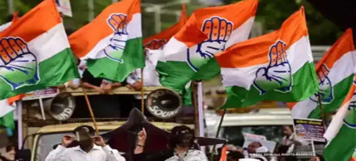 कांग्रेस विसर्जित हो रही है याअपना परिमार्जन कर रही है ?