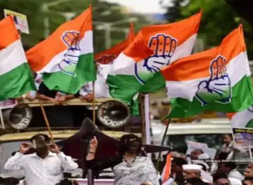 कांग्रेस विसर्जित हो रही है याअपना परिमार्जन कर रही है ?