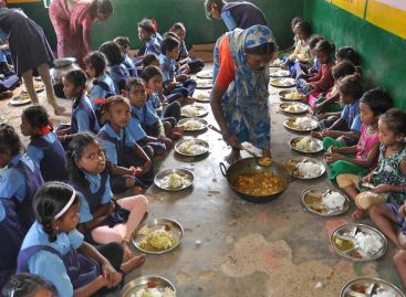 सरकार पहले भ्रष्टाचार कराती है फिर पकडऩे का नाटक करती है