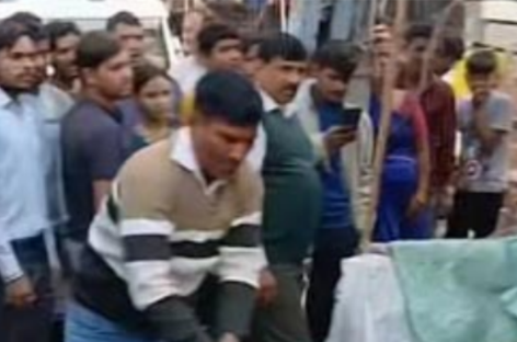 नगर निगम का शक्ति प्रदर्शन : मार्केट नम्बर एक में मचाया उत्पात