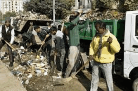 बीते सप्ताह नगर निगम ने कचरा फैलाने वालों के 143 चालान काटे, खुद मियां फजीहत दूसरों को नसीहत