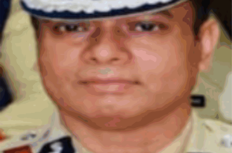 डीजीपी साहब चंद इंस्पेक्टरों का तबादला तो करवा नहीं पाए, घर क्या भेज पाएंगे