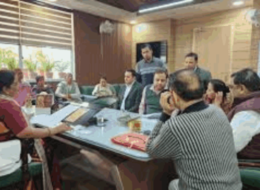 महापौर रेनू बाला ने नगर निगम अभियंताओं के साथ बैठक की