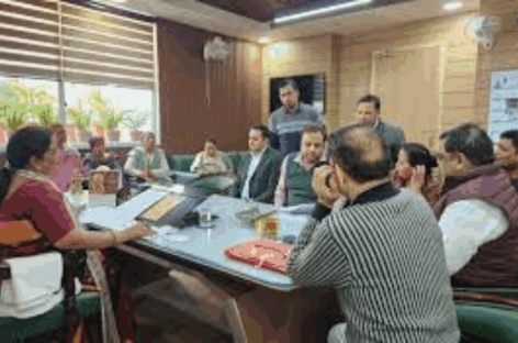 महापौर रेनू बाला ने नगर निगम अभियंताओं के साथ बैठक की